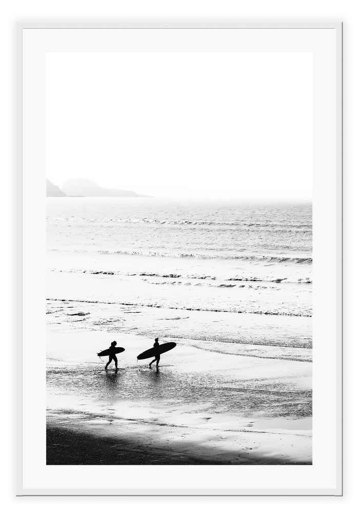 Black and white photography beach ocean surfing sea minimal natural 